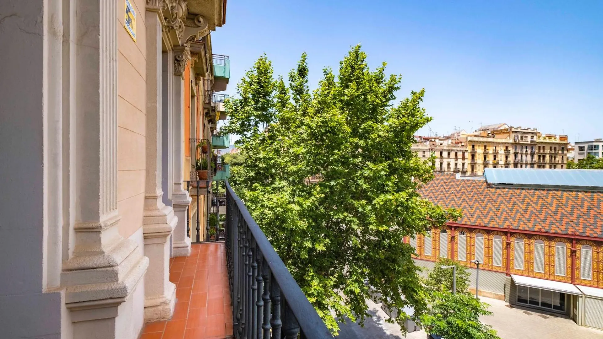Aspasios Market Balconies Apartments Barcellona Spagna